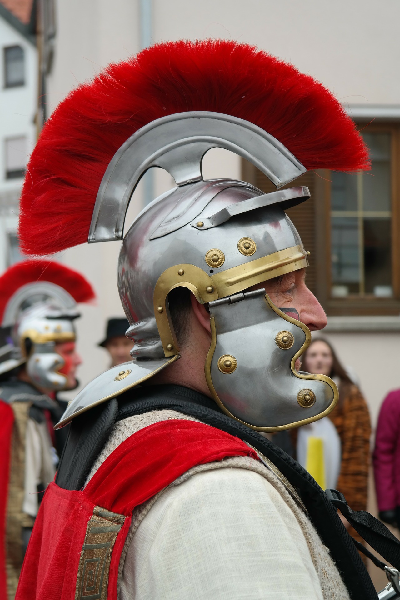 Køb eller lav selv kostume til karneval
