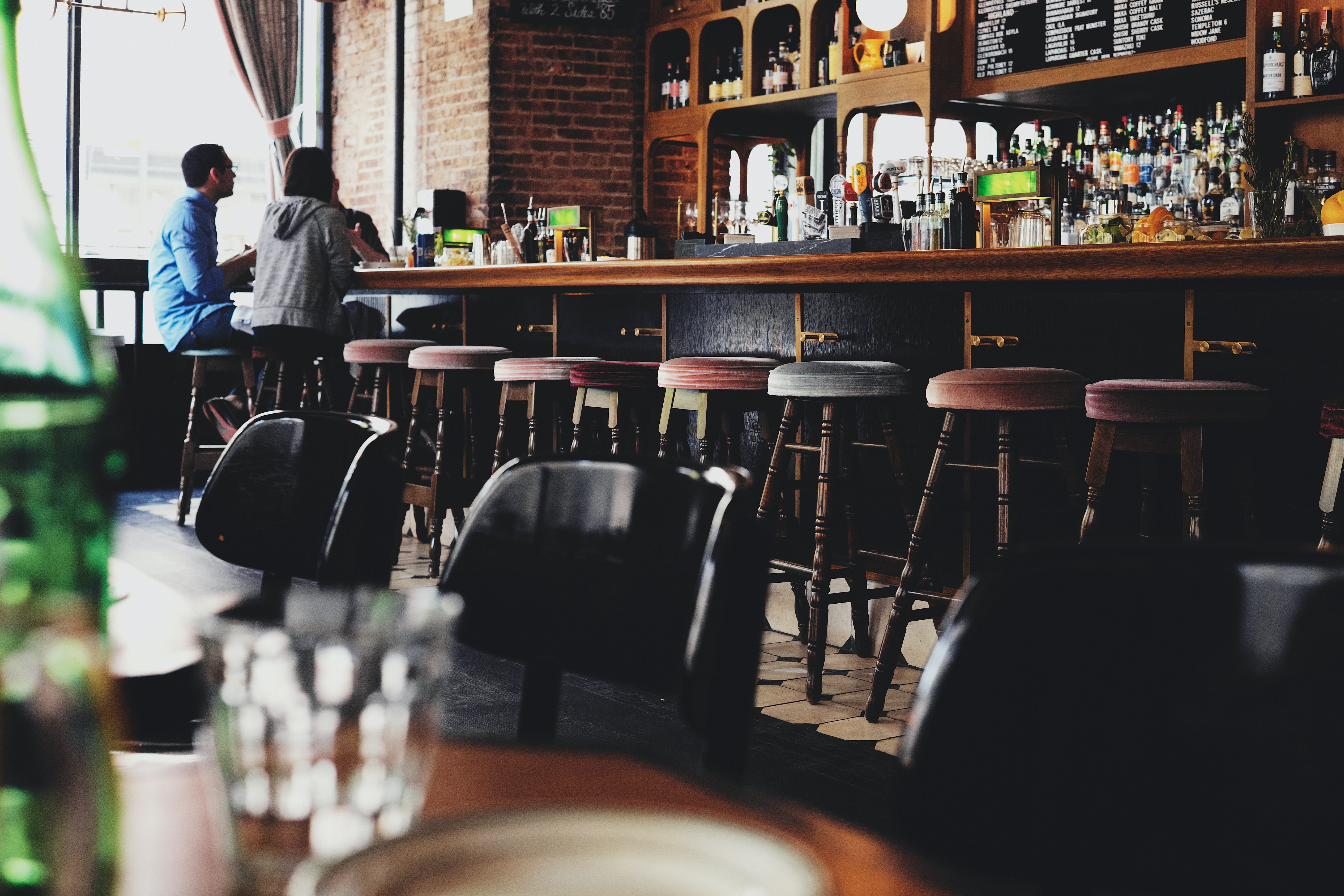 Få indbydende inventar til jeres bar